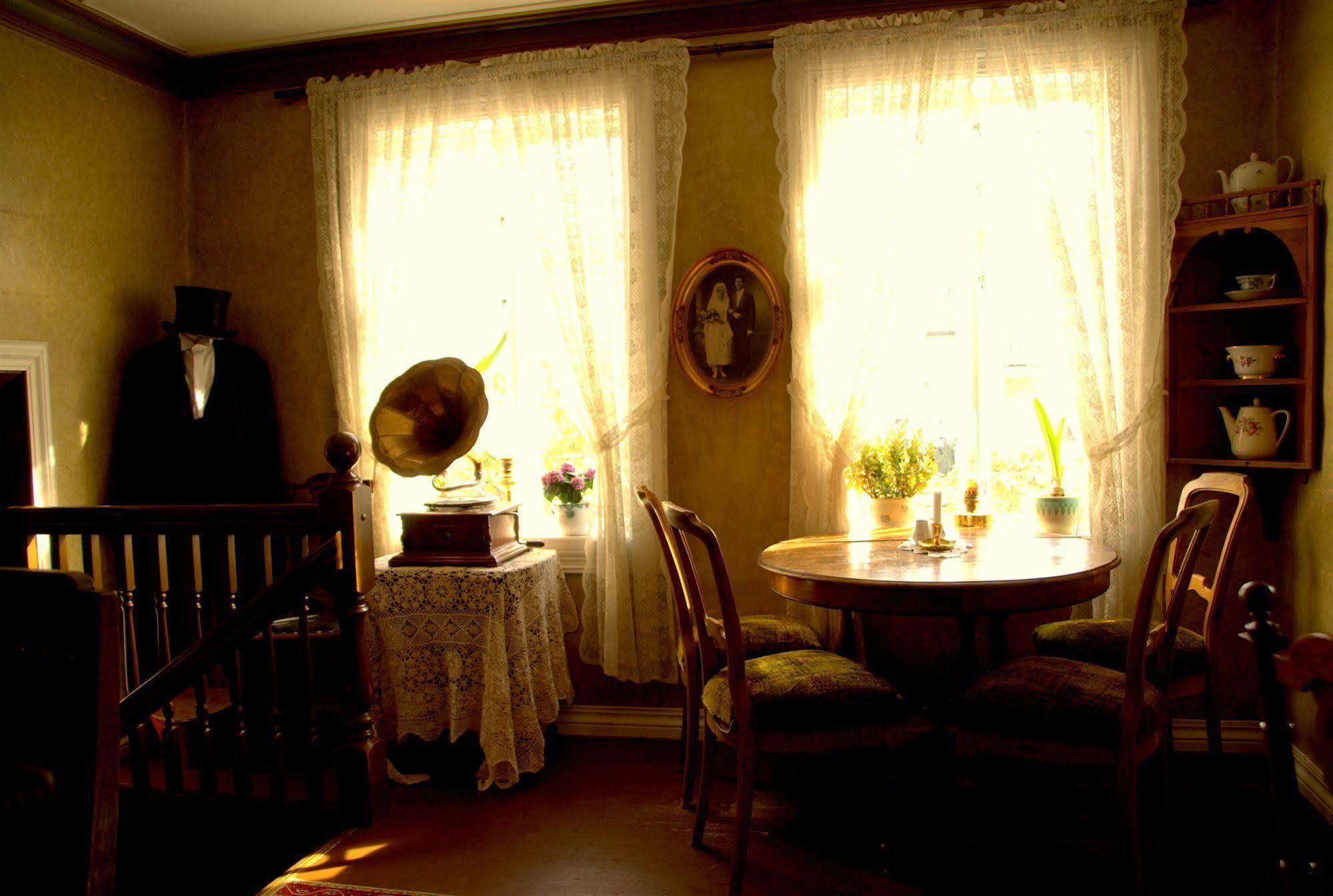 Paulsens Hotel Lyngdal Esterno foto