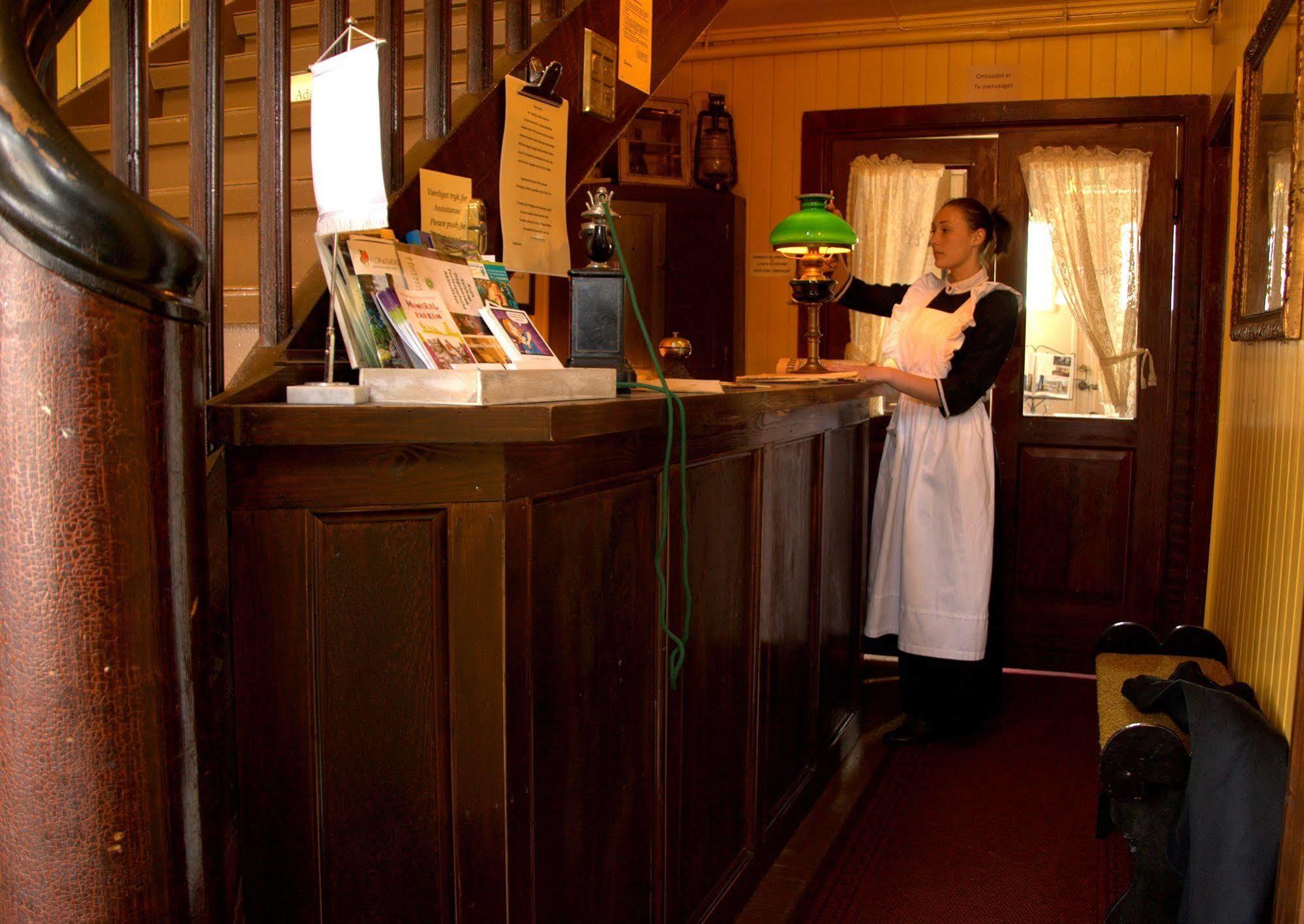 Paulsens Hotel Lyngdal Esterno foto